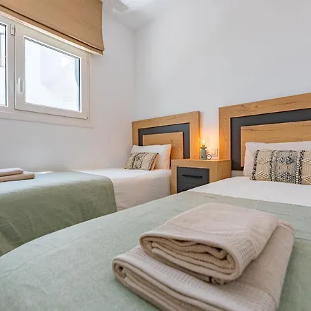 Large Terrace, Swimming Pool, Private Garage And Fiber Apartment *