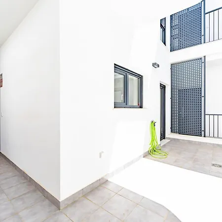 Large Terrace, Swimming Pool, Private Garage And Fiber