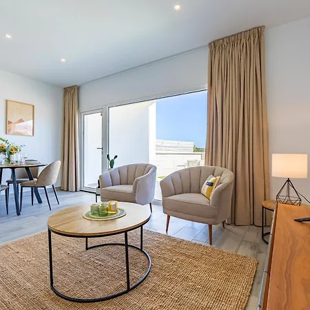 Apartment Large Terrace, Swimming Pool, Private Garage And Fiber Tarifa
