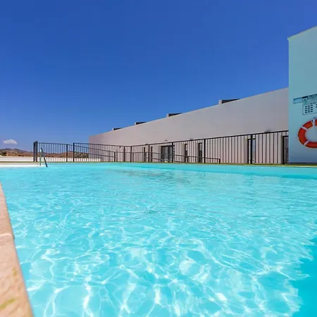 Apartment Large Terrace, Swimming Pool, Private Garage And Fiber Tarifa