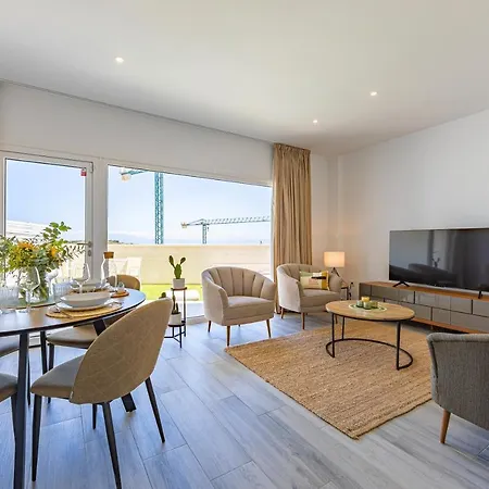 Large Terrace, Swimming Pool, Private Garage And Fiber Apartment