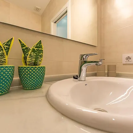 Large Terrace, Swimming Pool, Private Garage And Fiber Apartment