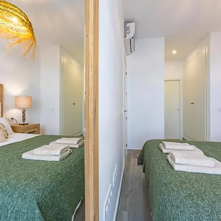 Large Terrace, Swimming Pool, Private Garage And Fiber Apartment *