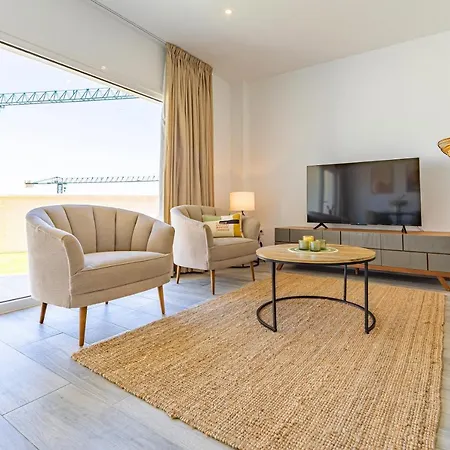 Apartment Large Terrace, Swimming Pool, Private Garage And Fiber *