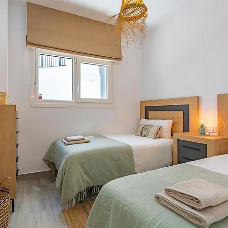 Large Terrace, Swimming Pool, Private Garage And Fiber *